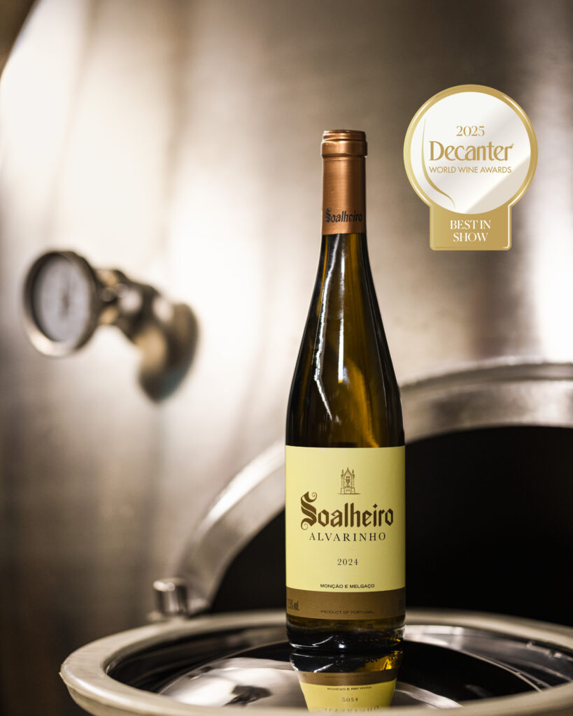 É de melgaço e foi premiado no maior concurso de vinhos do mundo