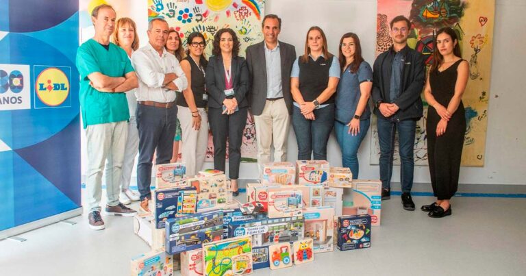 Lidl doa brinquedos às crianças dos hospitais de guimarães e viana do castelo